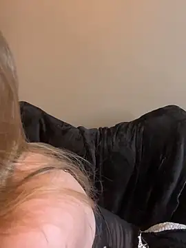 FoxyFrenchy online show from 10.29.25