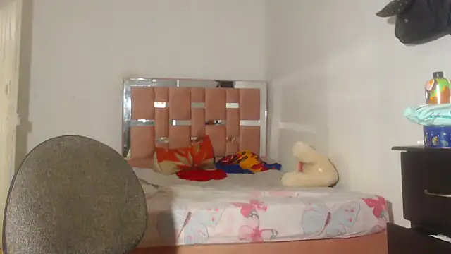 Kristal Cox1 online show from 10.17.25