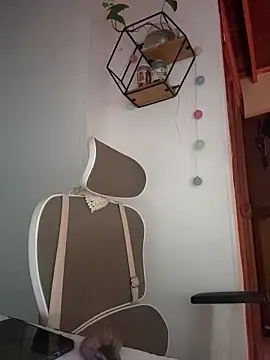 Snapshot of GabriSaenz chatting on 12.21.25 GabriSaenz online show from 12.21.25