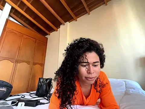 Snapshot of GabriSaenz chatting on 01.16.26 GabriSaenz online show from 01.16.26