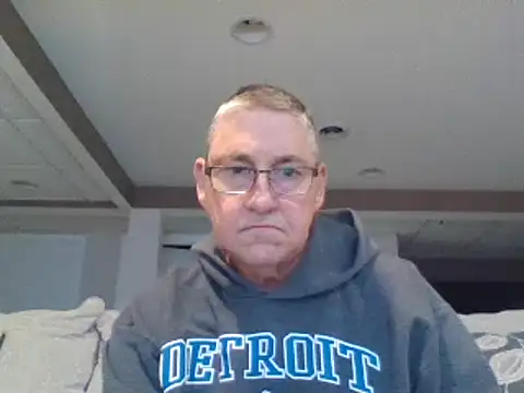 Snapshot of takeitall101 chatting on 12.23.24 takeitall101 online show from 12.23.24