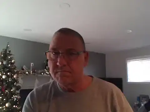 Snapshot of takeitall101 chatting on 01.04.25 takeitall101 online show from 01.04.25