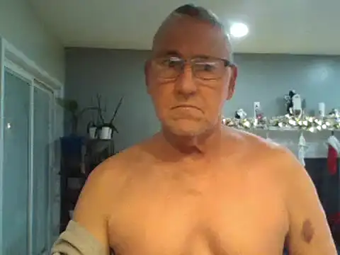 Snapshot of takeitall101 chatting on 01.08.25 takeitall101 online show from 01.08.25