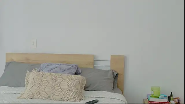 GrettaBenett online show from 11.10.25