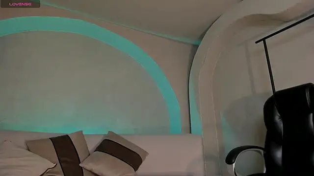 ErikaBenz  online show from 10.25.25