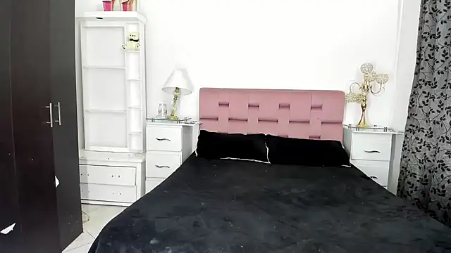 Snapshot of dollpamela chatting on 12.27.24 dollpamela online show from 12.27.24