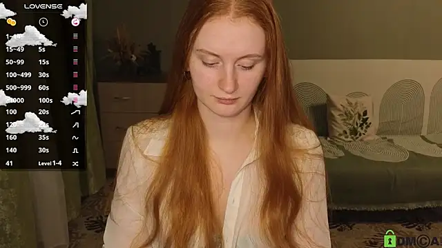 Snapshot of astoria_ross_ chatting on 01.29.25 astoria ross online show from 01.29.25