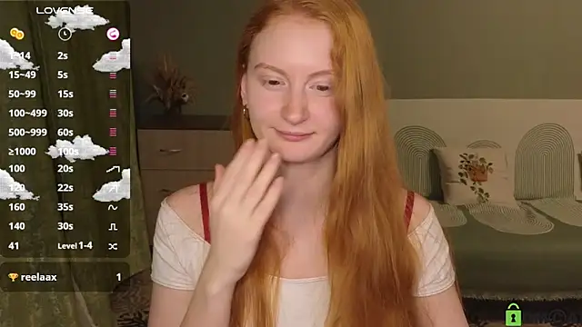 Snapshot of astoria_ross_ chatting on 10.17.25 astoria ross online show from 10.17.25