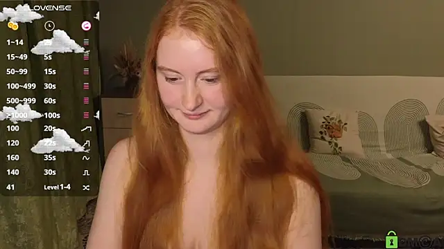 Snapshot of astoria_ross_ chatting on 10.23.25 astoria ross online show from 10.23.25