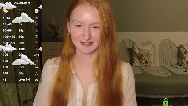 Snapshot of astoria_ross_ chatting on 12.15.25 astoria ross online show from 12.15.25