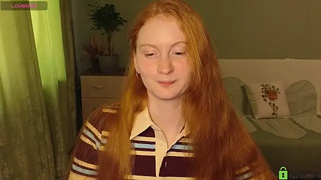 Snapshot of astoria_ross_ chatting on 06.15.26 astoria ross online show from 06.15.26