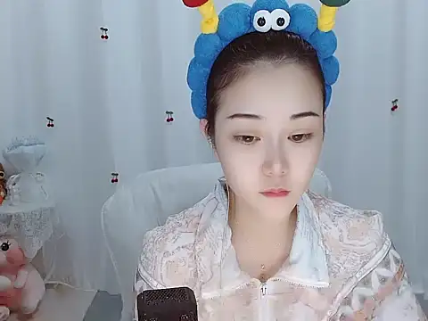 Snapshot of Angel-C chatting on 10.27.25 Angel-C online show from 10.27.25