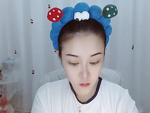 Snapshot of Angel-C chatting on 10.30.25 Angel-C online show from 10.30.25