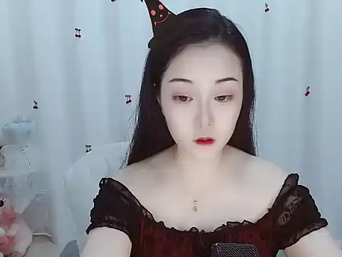 Snapshot of Angel-C chatting on 11.01.25 Angel-C online show from 11.01.25