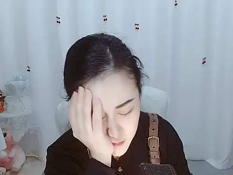 Snapshot of Angel-C chatting on 11.03.25 Angel-C online show from 11.03.25