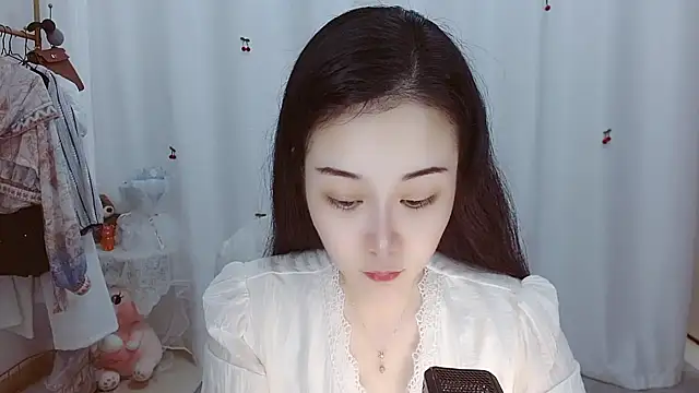 Snapshot of Angel-C chatting on 11.04.25 Angel-C online show from 11.04.25