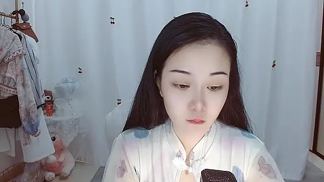 Snapshot of Angel-C chatting on 11.05.25 Angel-C online show from 11.05.25