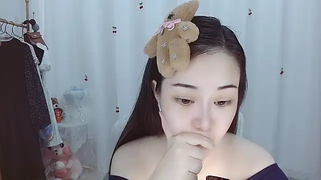 Snapshot of Angel-C chatting on 11.09.25 Angel-C online show from 11.09.25