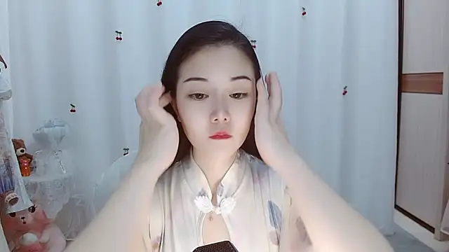 Snapshot of Angel-C chatting on 11.13.25 Angel-C online show from 11.13.25