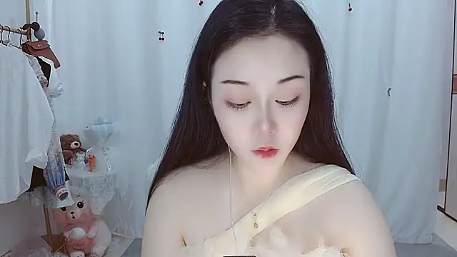 Snapshot of Angel-C chatting on 12.04.25 Angel-C online show from 12.04.25