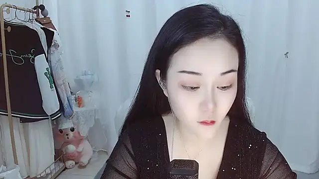 Snapshot of Angel-C chatting on 12.14.25 Angel-C online show from 12.14.25