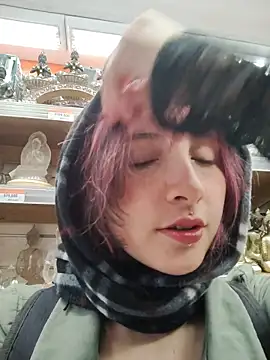  Laary online show from 12.18.25