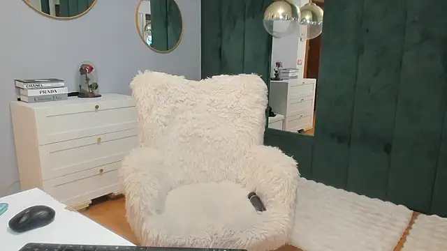 Snapshot of ElisaBaxter chatting on 02.03.26 ElisaBaxter online show from 02.03.26