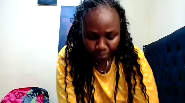 Snapshot of Toomuchbooty33 chatting on 02.01.25 Toomuchbooty33 online show from 02.01.25