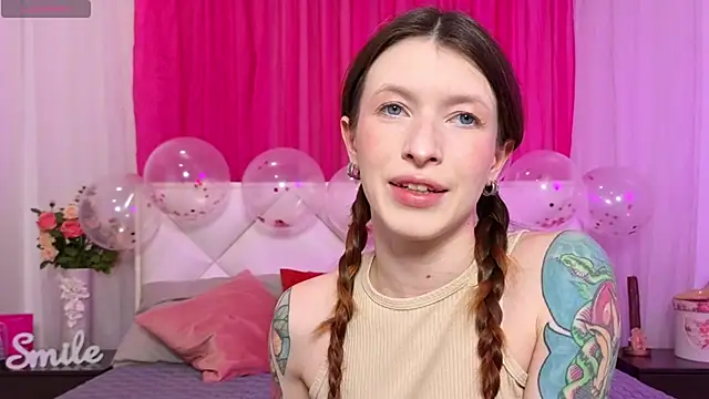 WildRedBerry online show from 02.10.26