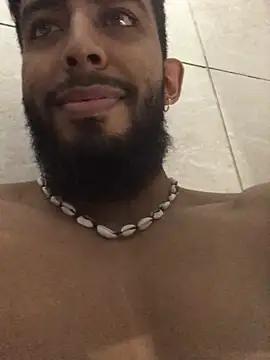 Snapshot of Alessandro__Rossi chatting on 12.17.24 Alessandro  Rossi online show from 12.17.24