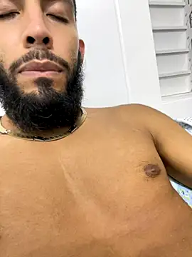 Snapshot of Alessandro__Rossi chatting on 10.31.25 Alessandro  Rossi online show from 10.31.25