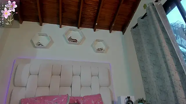 shanakendall online show from 02.15.26