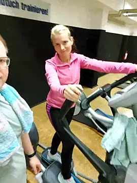 Snapshot of AnnualSunrise chatting on 03.23.25 AnnualSunrise online show from 03.23.25