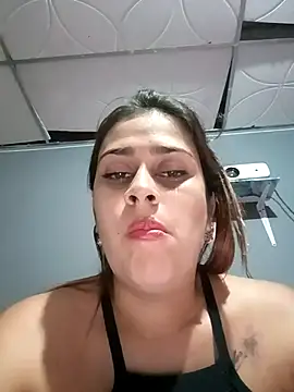 Snapshot of Latina_sexy1 chatting on 11.18.25 Latina sexy1 online show from 11.18.25