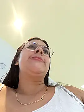 Snapshot of Latina_sexy1 chatting on 01.15.26 Latina sexy1 online show from 01.15.26