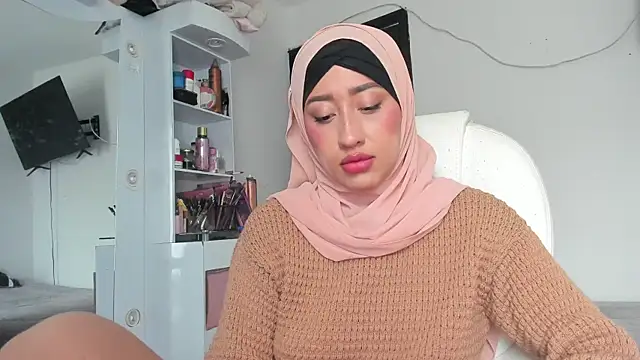 adila anich online show from 09.19.25