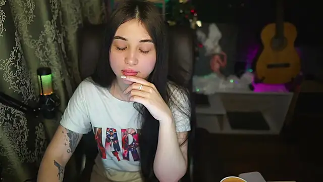 delicatedBailey online show from 12.07.24