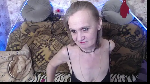 Snapshot of MissBekker chatting on 12.09.24 MissBekker online show from 12.09.24