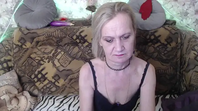 Snapshot of MissBekker chatting on 12.31.24 MissBekker online show from 12.31.24