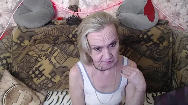 Snapshot of MissBekker chatting on 01.19.25 MissBekker online show from 01.19.25