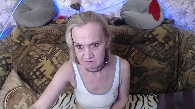 Snapshot of MissBekker chatting on 01.19.25 MissBekker online show from 01.19.25