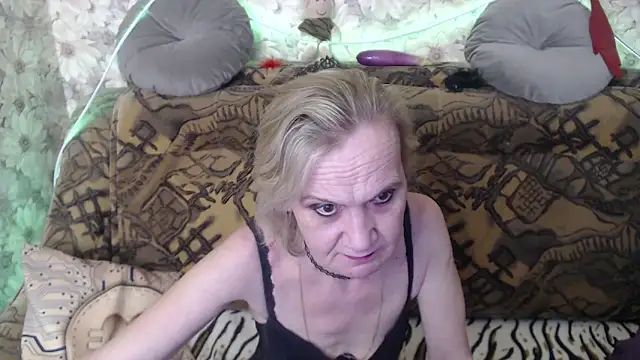 Snapshot of MissBekker chatting on 01.31.25 MissBekker online show from 01.31.25