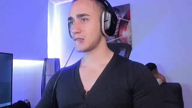 Snapshot of AlexRivera6 chatting on 12.22.24 AlexRivera6 online show from 12.22.24