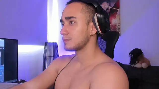 Snapshot of AlexRivera6 chatting on 12.25.24 AlexRivera6 online show from 12.25.24