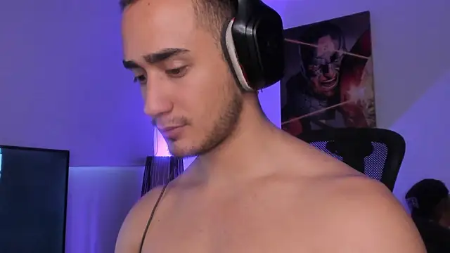 Snapshot of AlexRivera6 chatting on 12.28.24 AlexRivera6 online show from 12.28.24