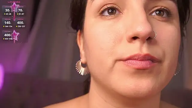 Daphne Moss online show from 02.05.25