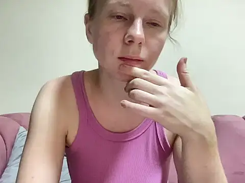 SweetLucy96 online show from 09.08.25