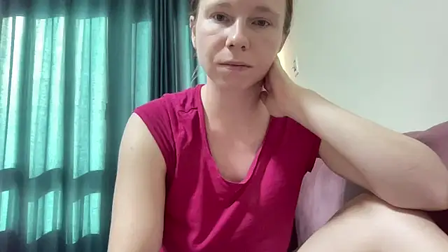 SweetLucy96 online show from 10.12.25