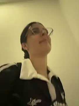 Snapshot of _Niah_ chatting on 01.06.26 Niah online show from 01.06.26