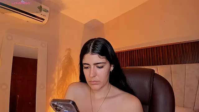 Snapshot of _Niah_ chatting on 01.15.26 Niah online show from 01.15.26